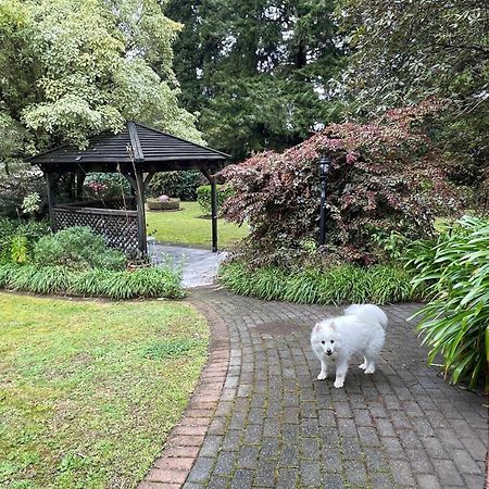 Garden Paradise In Rotorua With Pool エクステリア 写真