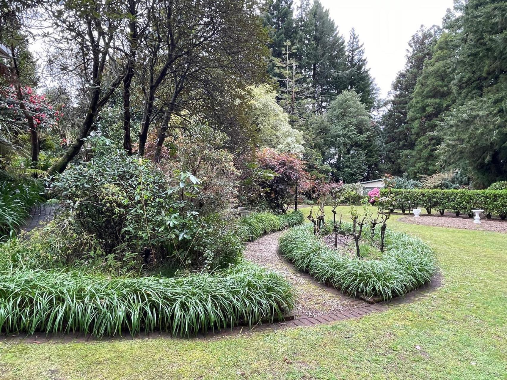 Garden Paradise In Rotorua With Pool エクステリア 写真